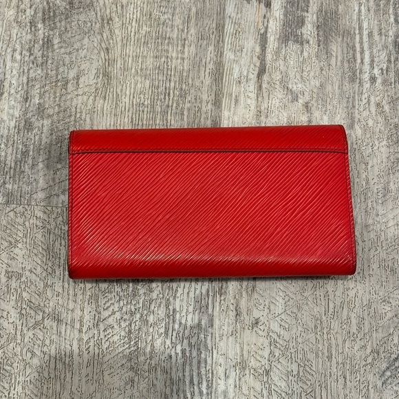 COPY - LV Coquelicot Wallet (chain supplied) - Picture 11 of 11
